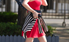 街拍小姐姐穿长裙子视频,长裙飘飘，小姐姐演绎夏日浪漫